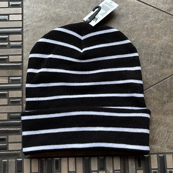 VANS BREAKIN CURFEW KNIT CUFF BEANIE ADULT HAT BLACK WHITE VN0A5GUV2UC WOMENS - Picture 9 of 16